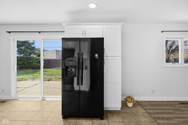 2130 Westline Drive, Columbus, IN 47203