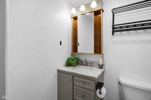 2130 Westline Drive, Columbus, IN 47203