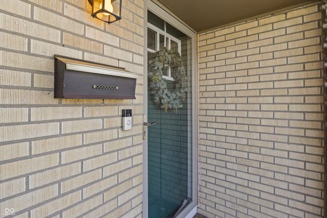 2130 Westline Drive, Columbus, IN 47203
