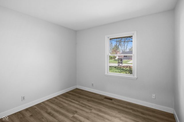 2130 Westline Drive, Columbus, IN 47203