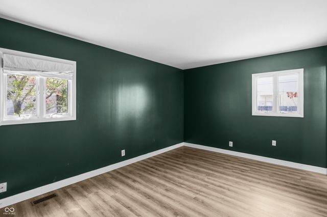 2130 Westline Drive, Columbus, IN 47203