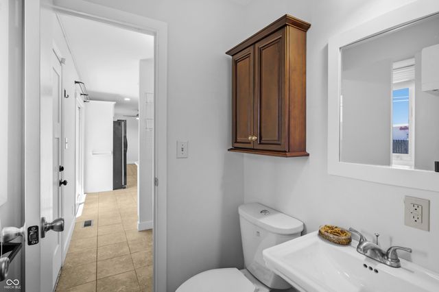 2130 Westline Drive, Columbus, IN 47203