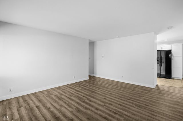 2130 Westline Drive, Columbus, IN 47203