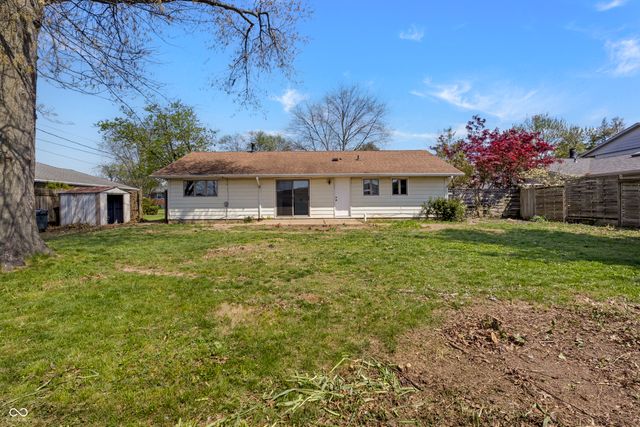2130 Westline Drive, Columbus, IN 47203