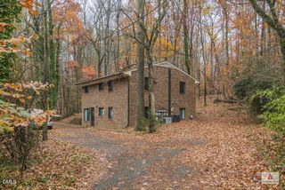 222 Valley Park Drive A & B, Chapel Hill, NC 27514