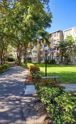 1690 NE 191st Street 315-1, Miami, FL 33179