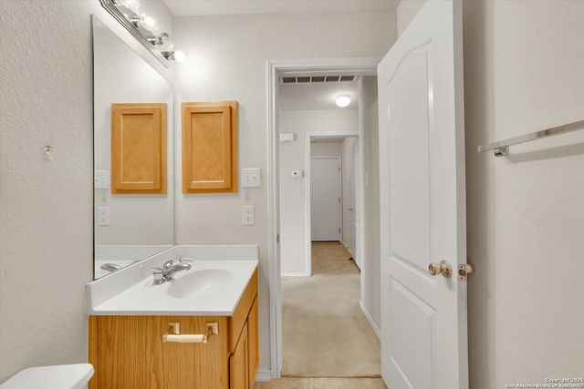 3939 Nuttall Oak, San Antonio, TX 78223