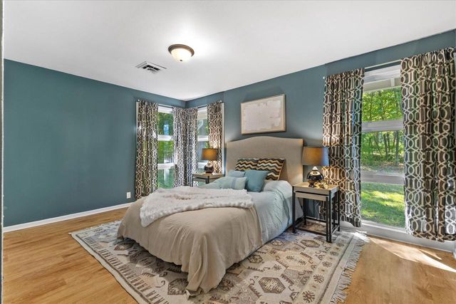 W271S3599 Oak Knoll DRIVE, Waukesha, WI 53189