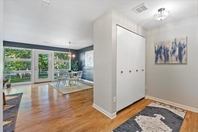 W271S3599 Oak Knoll DRIVE, Waukesha, WI 53189