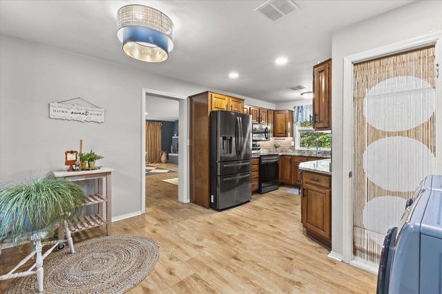 W271S3599 Oak Knoll DRIVE, Waukesha, WI 53189