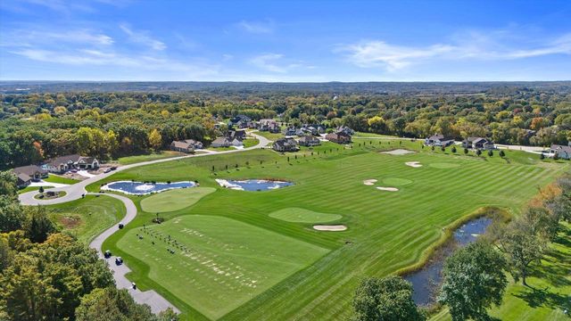W271S3599 Oak Knoll DRIVE, Waukesha, WI 53189