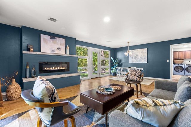 W271S3599 Oak Knoll DRIVE, Waukesha, WI 53189