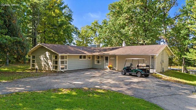 W271S3599 Oak Knoll DRIVE, Waukesha, WI 53189