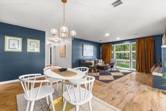 W271S3599 Oak Knoll DRIVE, Waukesha, WI 53189