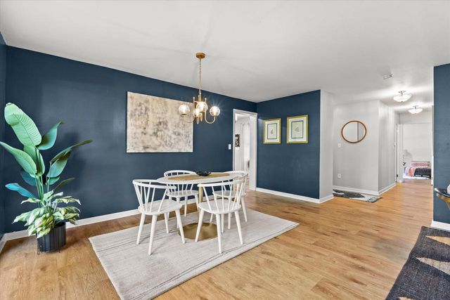 W271S3599 Oak Knoll DRIVE, Waukesha, WI 53189