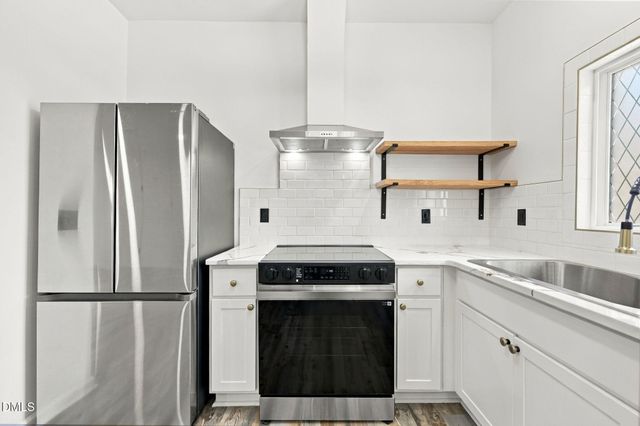 242 Oakdale Avenue, Clayton, NC 27520