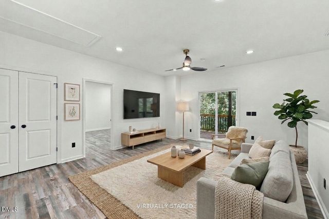 242 Oakdale Avenue, Clayton, NC 27520