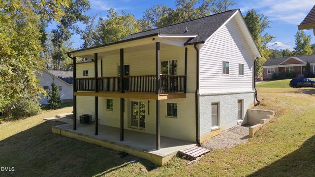 242 Oakdale Avenue, Clayton, NC 27520