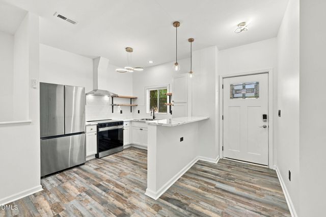 242 Oakdale Avenue, Clayton, NC 27520