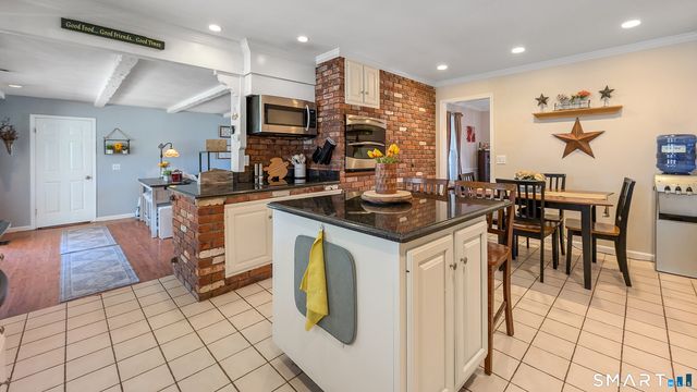 11 Old Woods Road, Brookfield, CT 06804