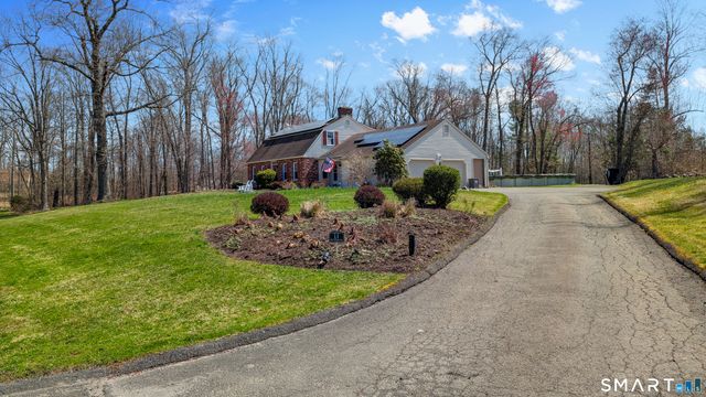 11 Old Woods Road, Brookfield, CT 06804