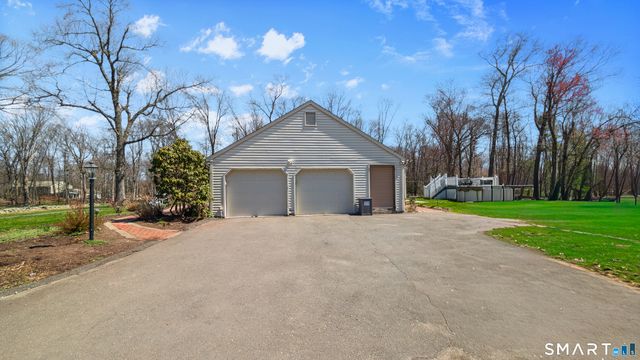 11 Old Woods Road, Brookfield, CT 06804