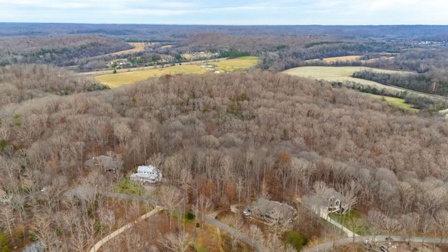 1028 Champion Hills Dr, Kingston Springs, TN 37082