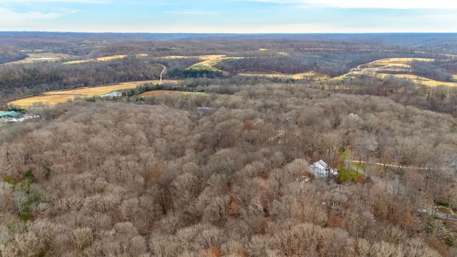 1028 Champion Hills Dr, Kingston Springs, TN 37082