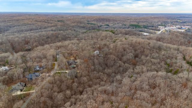 1028 Champion Hills Dr, Kingston Springs, TN 37082