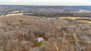 1028 Champion Hills Dr, Kingston Springs, TN 37082