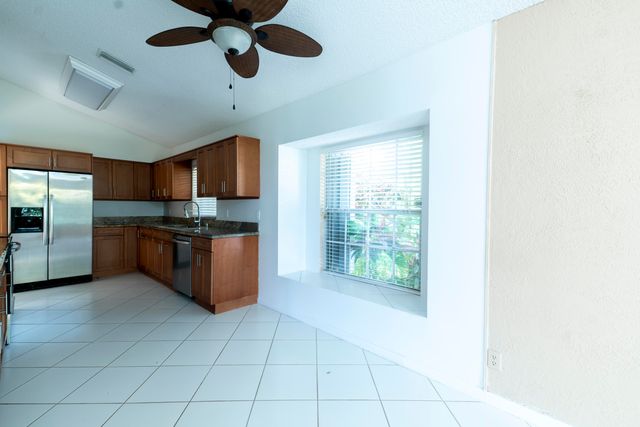 6113 GREENSPOINTE Drive 10, Boynton Beach, FL 33437