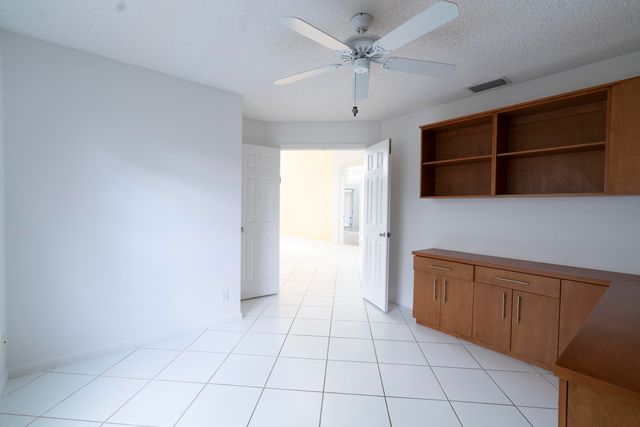 6113 GREENSPOINTE Drive 10, Boynton Beach, FL 33437