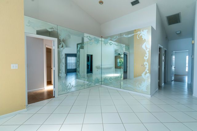 6113 GREENSPOINTE Drive 10, Boynton Beach, FL 33437