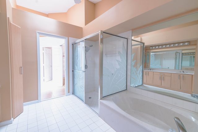 6113 GREENSPOINTE Drive 10, Boynton Beach, FL 33437
