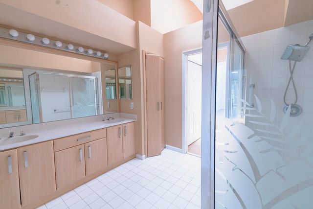 6113 GREENSPOINTE Drive 10, Boynton Beach, FL 33437