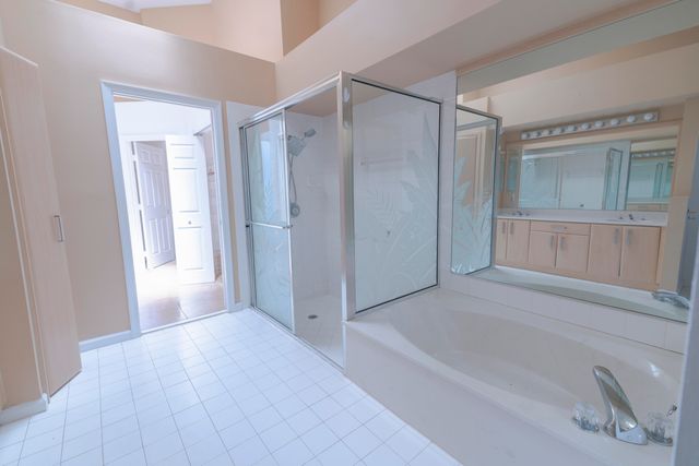 6113 GREENSPOINTE Drive 10, Boynton Beach, FL 33437