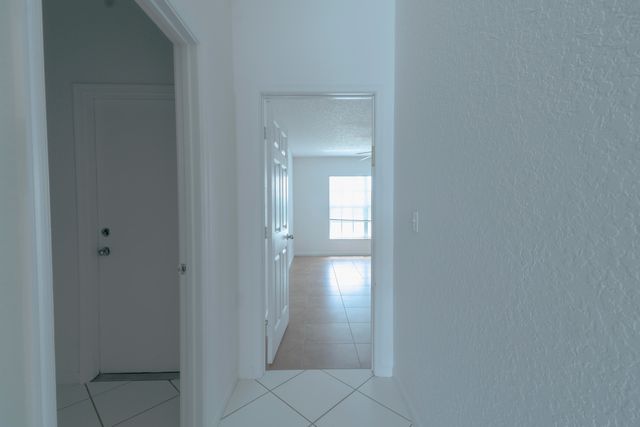 6113 GREENSPOINTE Drive 10, Boynton Beach, FL 33437