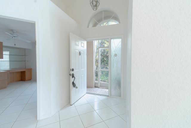 6113 GREENSPOINTE Drive 10, Boynton Beach, FL 33437