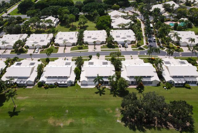6113 GREENSPOINTE Drive 10, Boynton Beach, FL 33437
