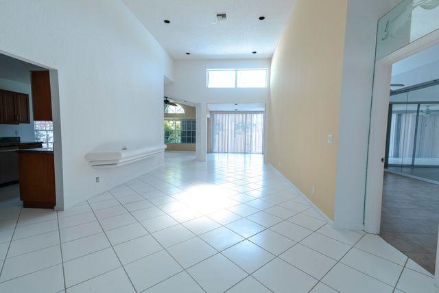 6113 GREENSPOINTE Drive 10, Boynton Beach, FL 33437