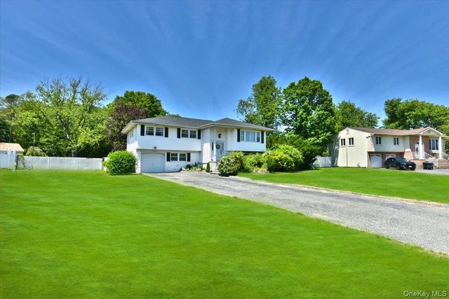 44 Peppermint Road, Commack, NY 11725