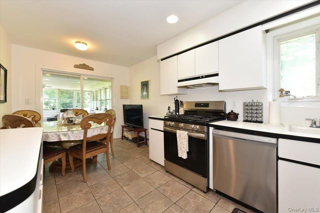 44 Peppermint Road, Commack, NY 11725