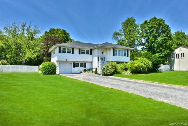 44 Peppermint Road, Commack, NY 11725