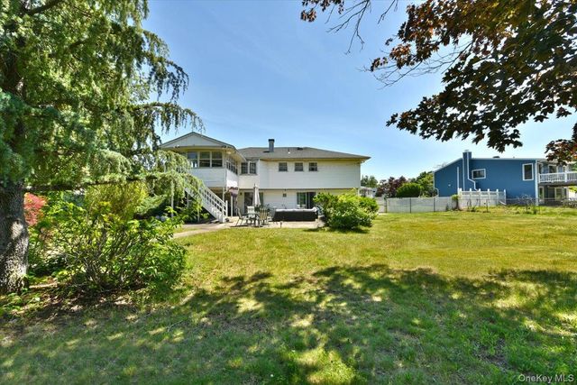 44 Peppermint Road, Commack, NY 11725
