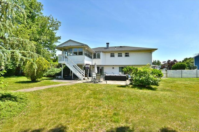 44 Peppermint Road, Commack, NY 11725