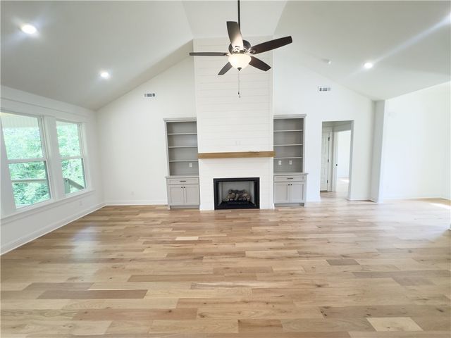 25 Roxburgh Drive, Bella Vista, AR 72715