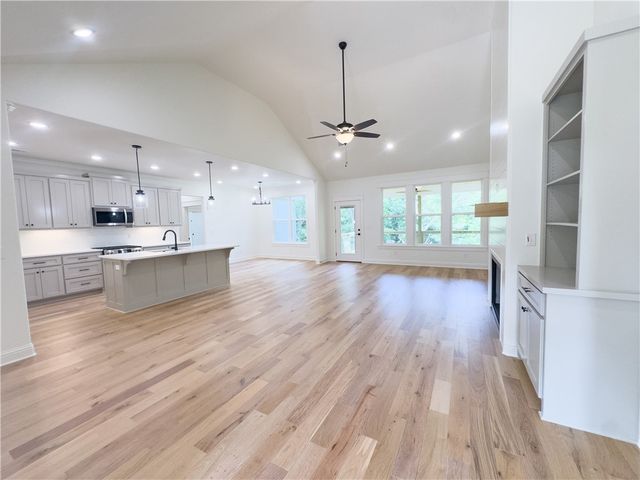 25 Roxburgh Drive, Bella Vista, AR 72715