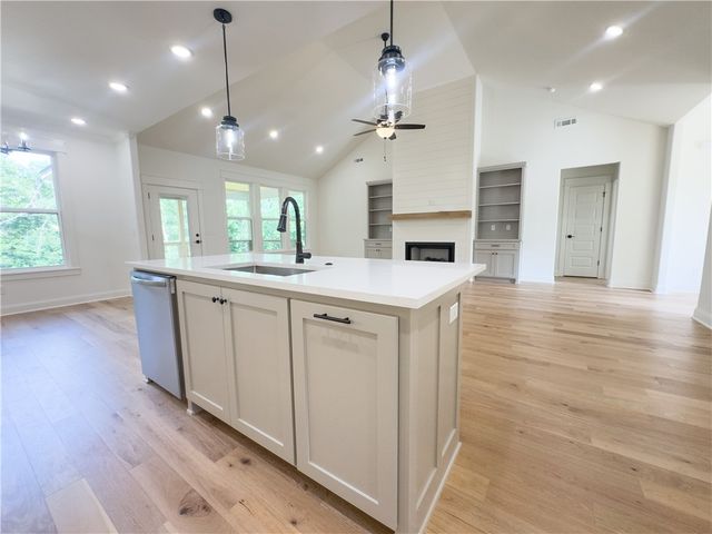 25 Roxburgh Drive, Bella Vista, AR 72715