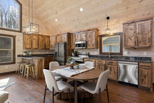 1264 Sunrock Mountain Road, Blue Ridge, GA 30513