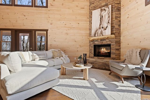 1264 Sunrock Mountain Road, Blue Ridge, GA 30513